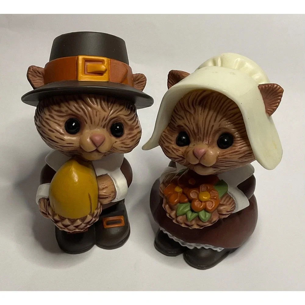 THANKSGIVING PILGRIM SQUIRRELS CHIPMUNKS SALT & PEPPER SET 3